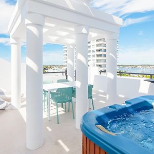 One-Bedroom Apartment Rooftop